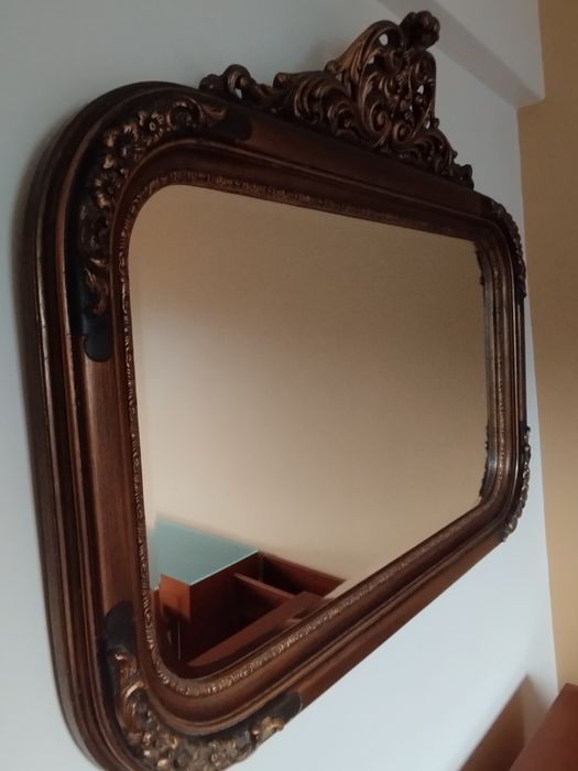 Conjunto de Sapateira com pedra em mármore e espelho com talha dourado