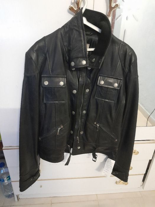 Casaco novo em pele.