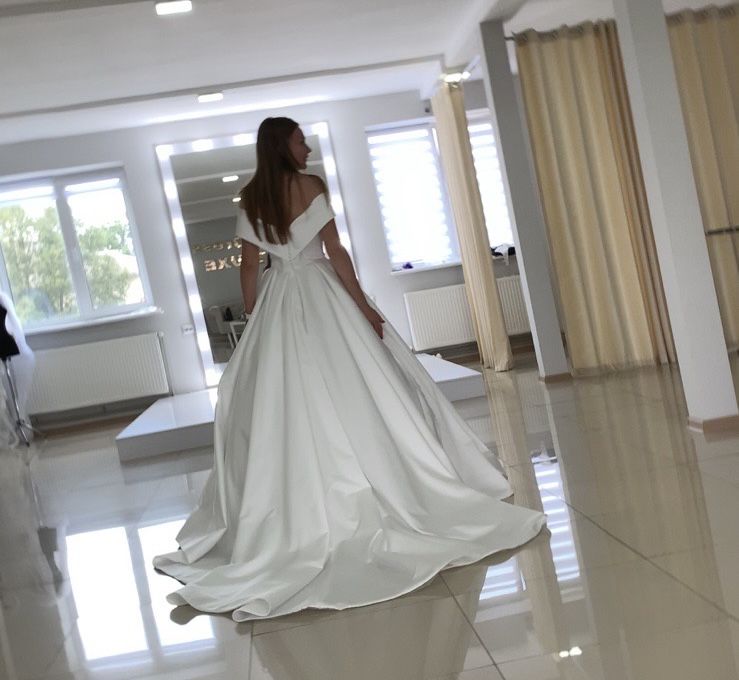 Весільна сукня продаж