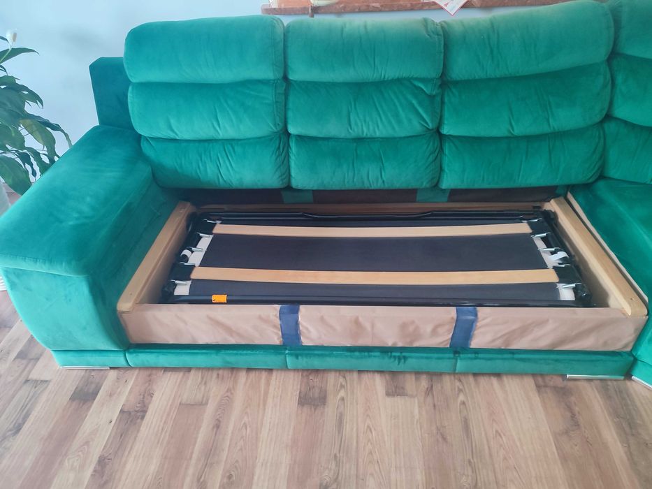 Duży narożnik z funkcją spania