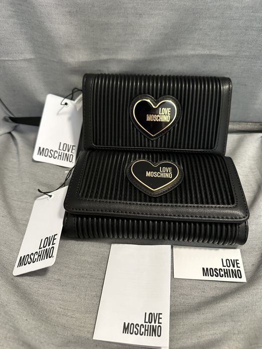 Чорний гаманець LOVE MOSCHINO