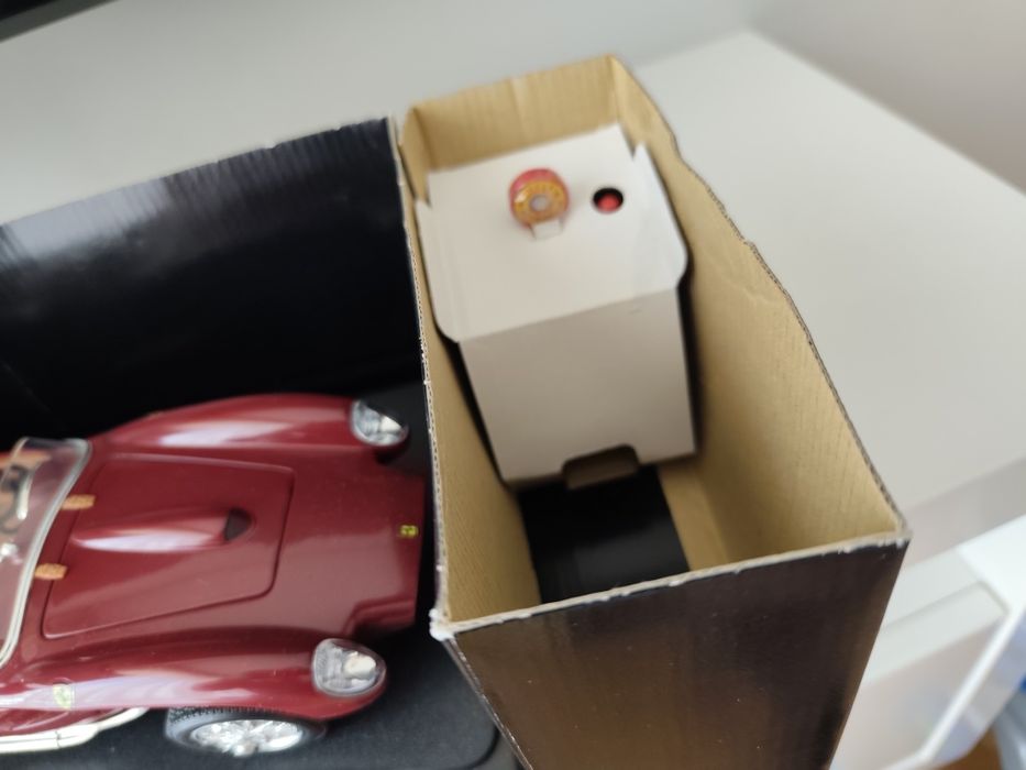 1/18 Ferrari testarossa 1958 com road fuel pump Shell Maisto