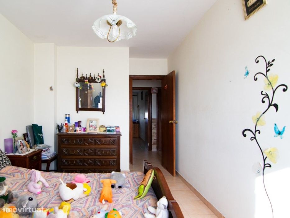 Apartamento T4 em Carnaxide com Vista para Monsanto.
