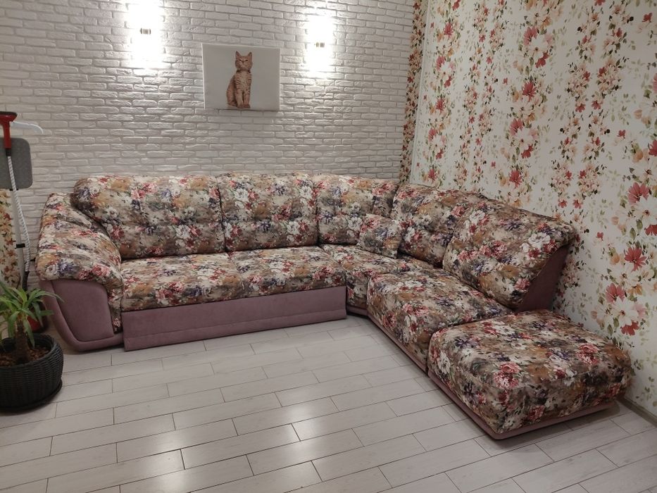Угловий диван м'який