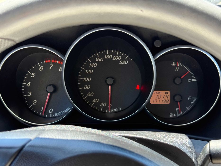 Mazda 3 1.4 gasolina, 2004, 172.000 km, manual