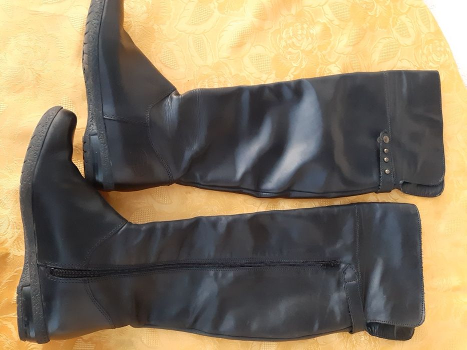 buty czarne, damskie, skórzane, bardzo długie cholewki