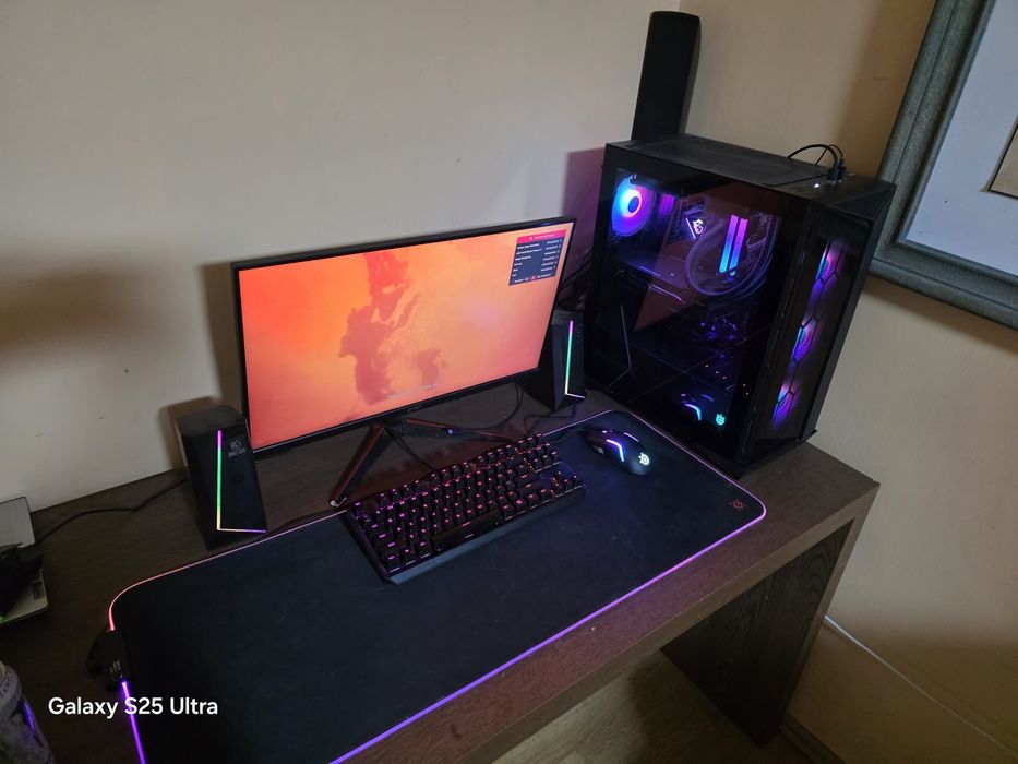 Komputer gamingowa z całym osprzętem do grania