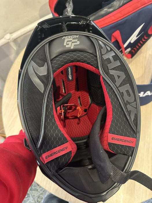 Шлем Shark Aeron GP