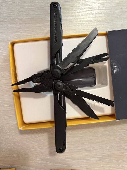 Продам мультитул Leatherman Surge Black