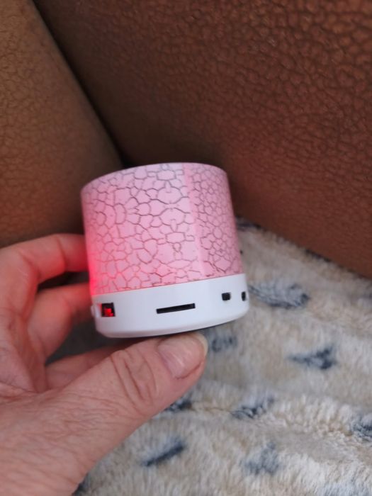 Mini Głośnik Bluetooth LED | Radio FM | Karta SD | Przenośny – NOWY