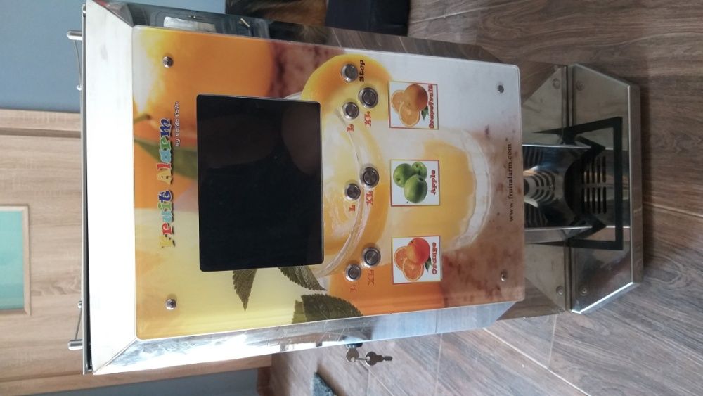 Automat do soków.Soki. Sokomat Fruitalarm ValdoCafe.Nowy