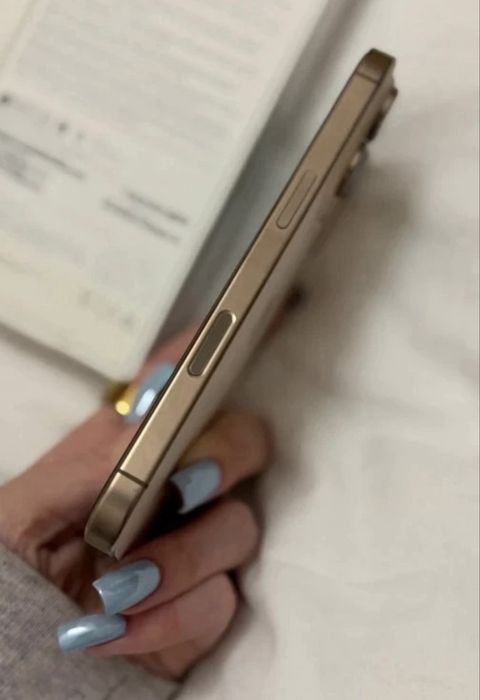 Iphone 16 pro - stan idealny