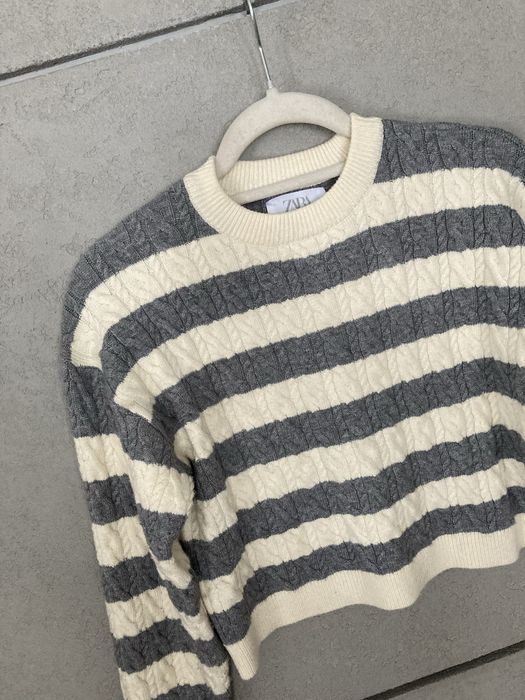 Sweter w paski zara warkocz