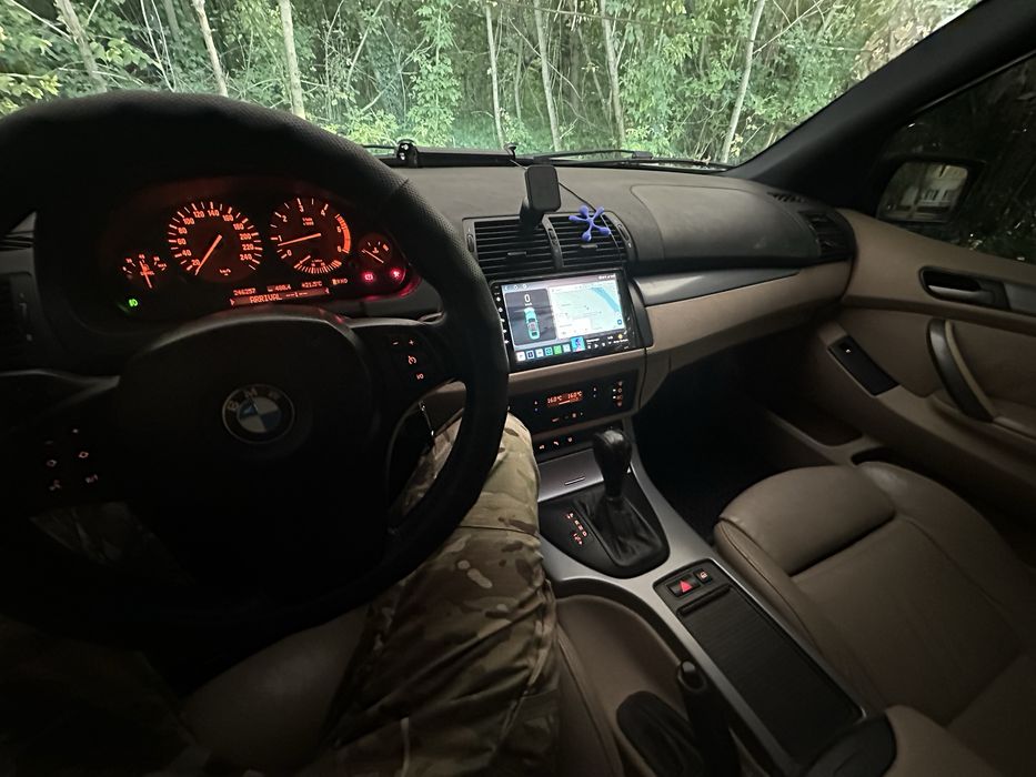 Продам BMW x5 e53