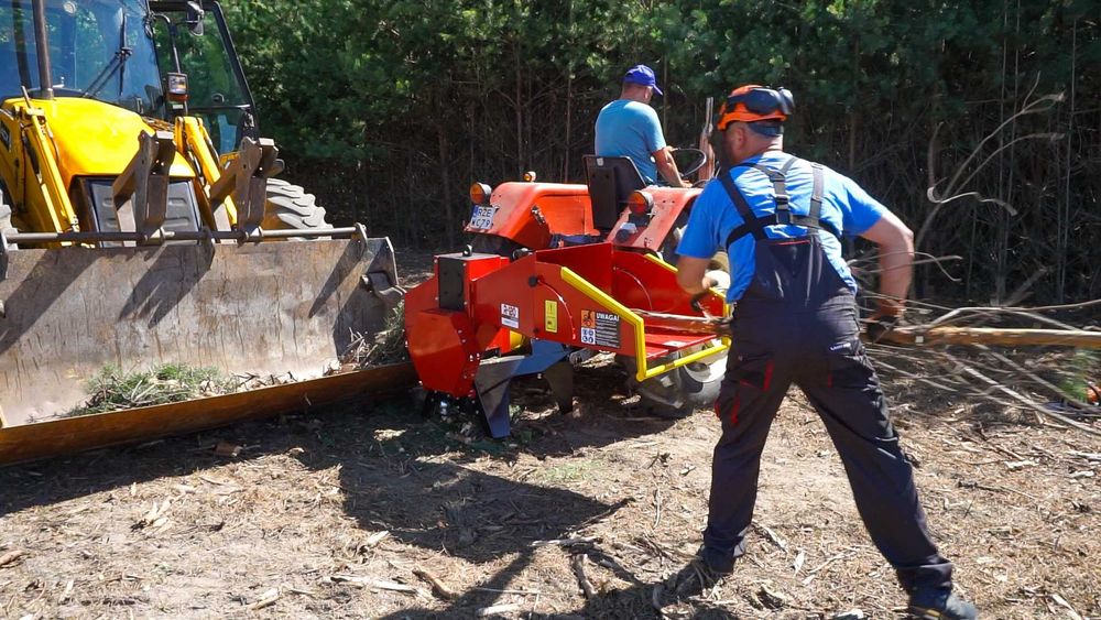 mechanizm REBAK do gałęzi == rozdrabniacz walcowy == NOWY