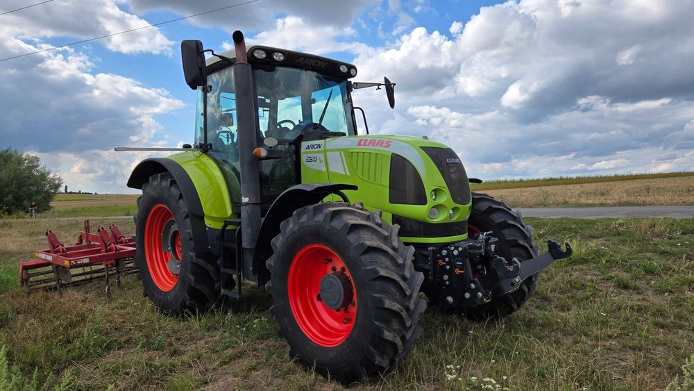 Трактор Claas Arion 620