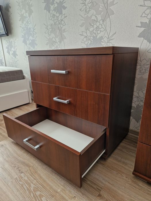 Mała komoda 3 szuflady ciemny brąz