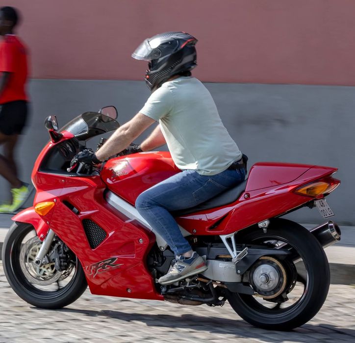 Honda vfr 800fi em muito bom estado de conservação