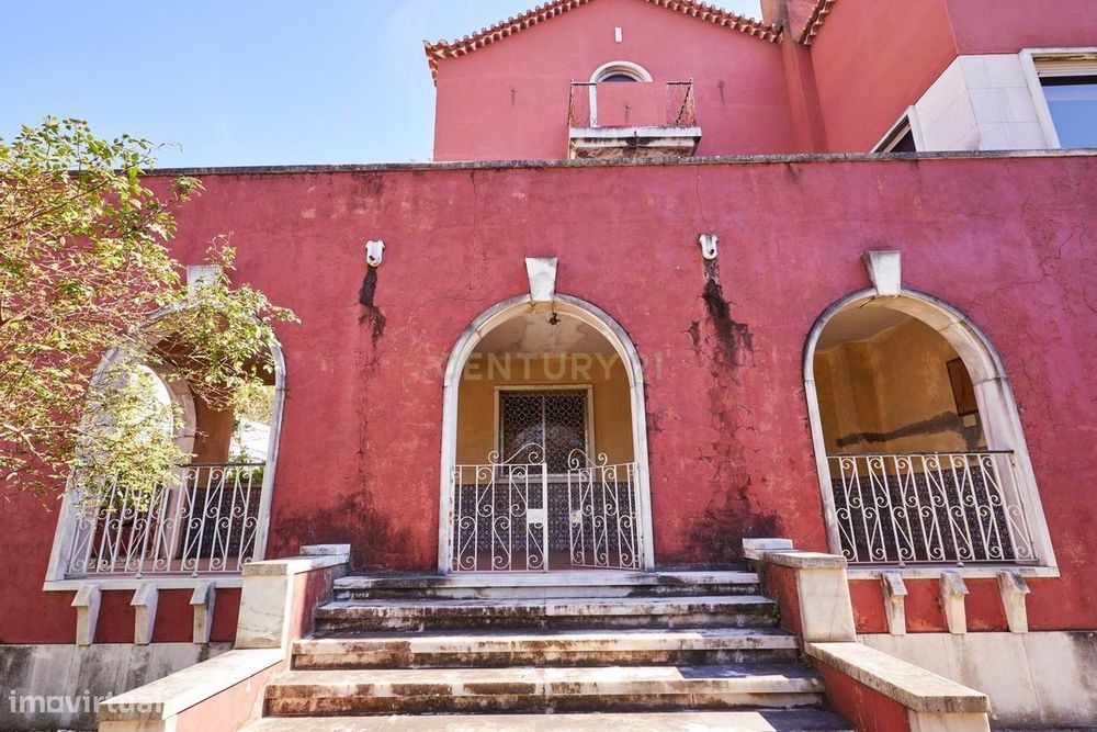 Moradia para recuperação - Lisboa