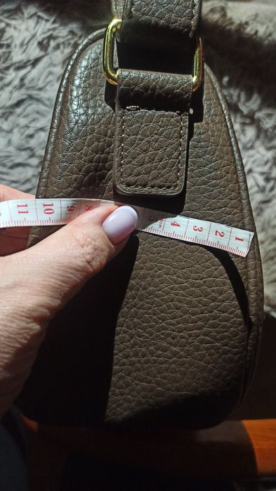 Кожаная сумка в трендовом цвете