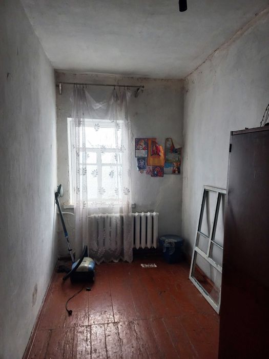 Княжичі, будинок 85кв.м. в центрі села з комунікаціями, 20 соток