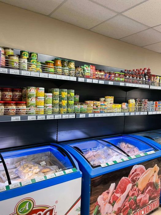 Торгове обладнання. Торговий стелаж. Каса. Вітрина. Гачки в магазин