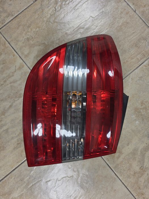Mercedes b klasa w245 lampa tył lewa błotnik Europa wysyłka OLX