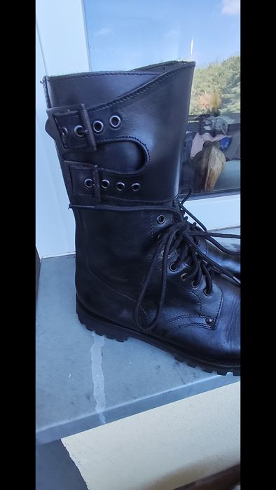 Buty wojskowe z opinaczami