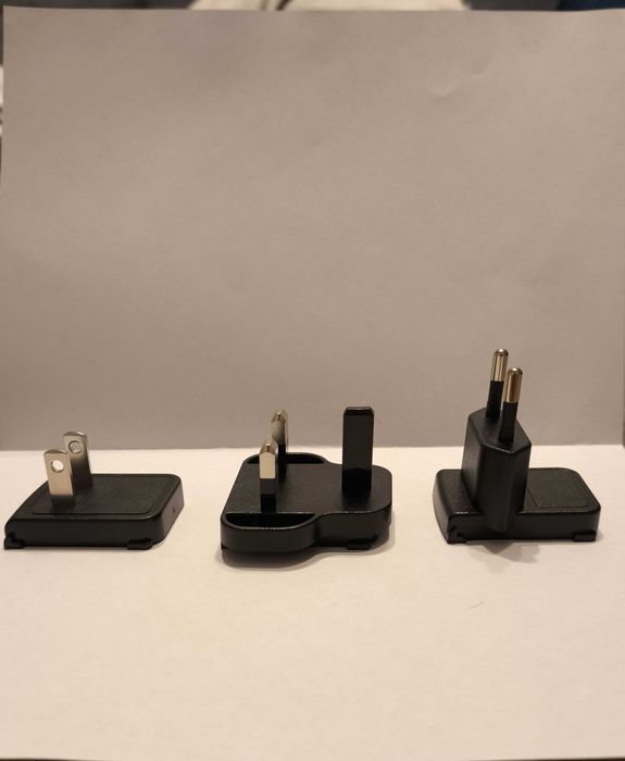 Zasilacz impulsowy USB 5V 2A (10W) – 3 wymienne wtyczki EU / US / UK