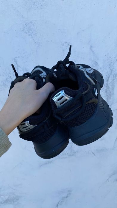 Продам кроссовки