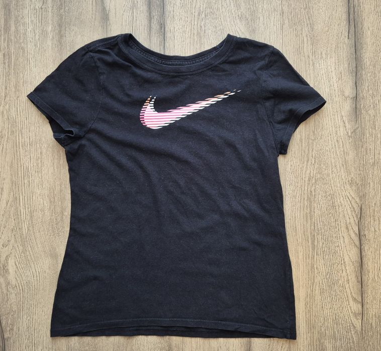T-shirt damski nike wypada na XS/S