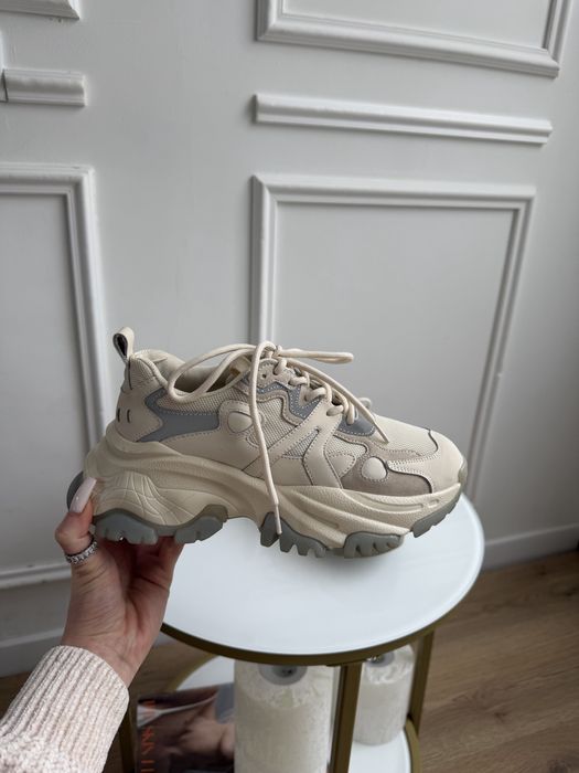 Кросівки estro бежеві 24 см устілка