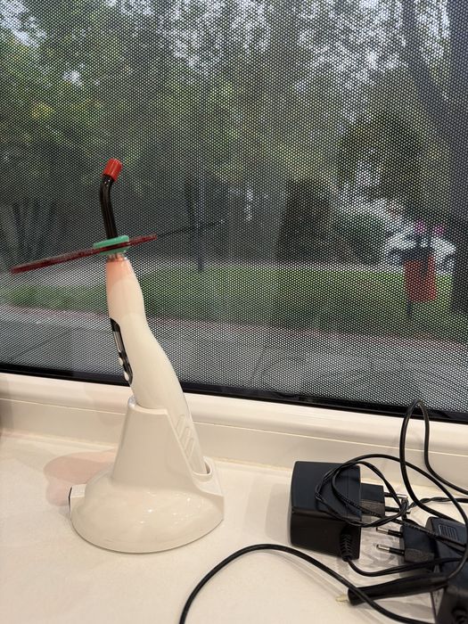 Lampa Polimeryzacyjna LED Dentystyczna - Utwardzanie Stomatologiczne