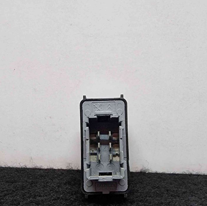 Comando / Botão / Interruptor Vidros Frente Direito 98016307ZD - PEUGEOT RIFTER