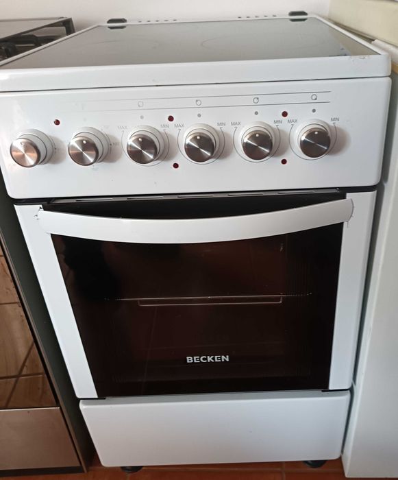 Fogão elétrico com forno
