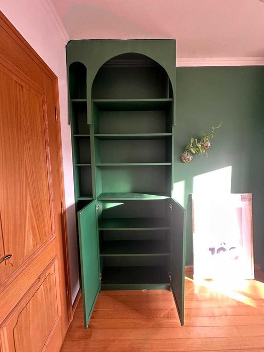 IKEA BILLY e GNEDBY- Conjunto de 4 estantes IKEA pintadas em verde escuro mate