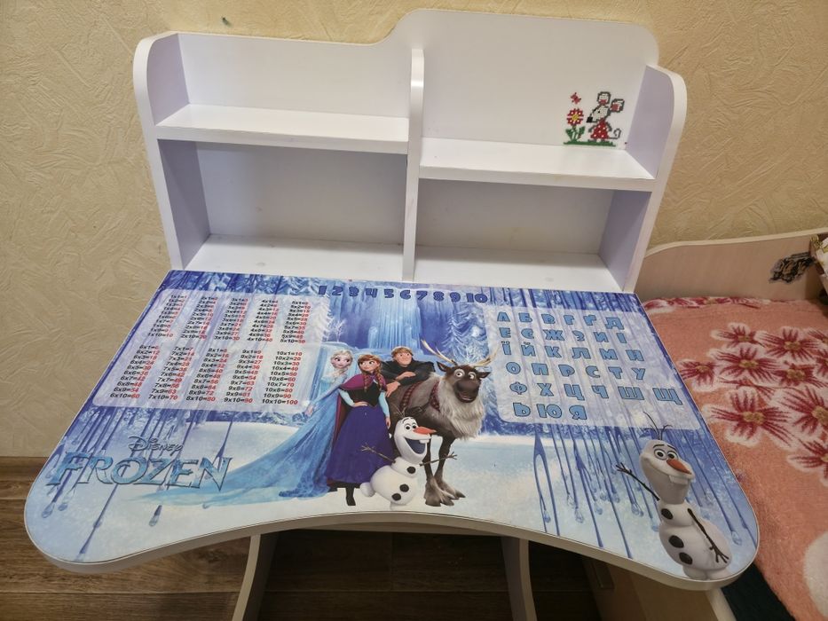 Продам дитячу парту зі стільцем