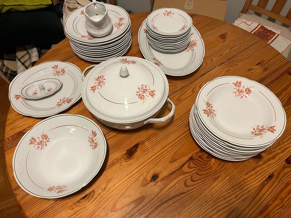 Zestaw obiadowy dla 12 osób - porcelana Włocławek