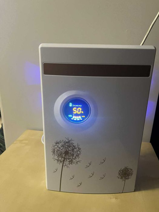 Nowoczesny osuszacz powietrza z wyświetlaczem LCD