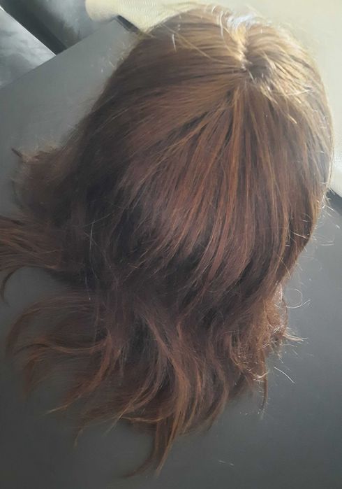 Peruca cabelo natural, cor castanho, como nova, marca Ellen Wille