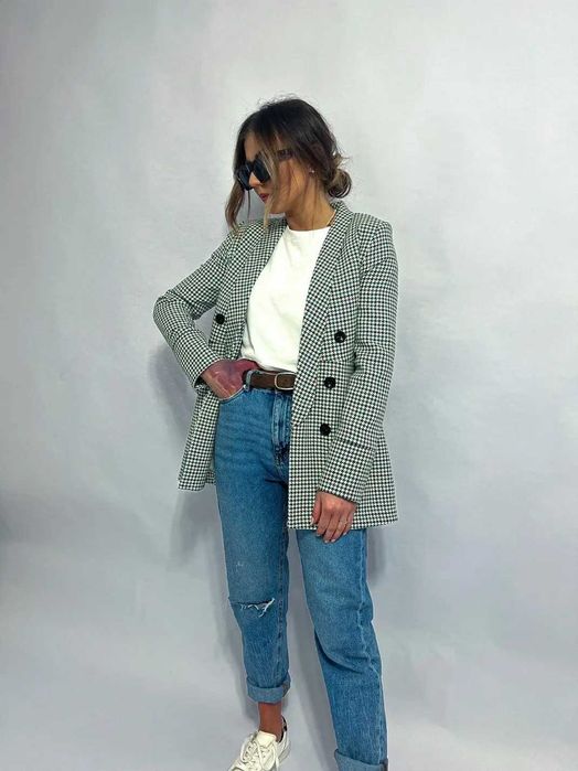 Dłuższa marynarka w kratę