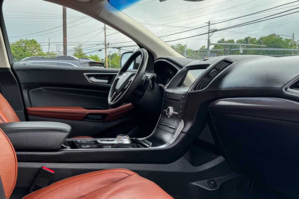 Ford Edge Titanium      2019