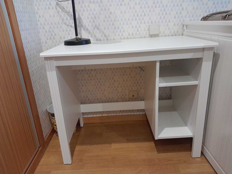 Secretária + Cadeira