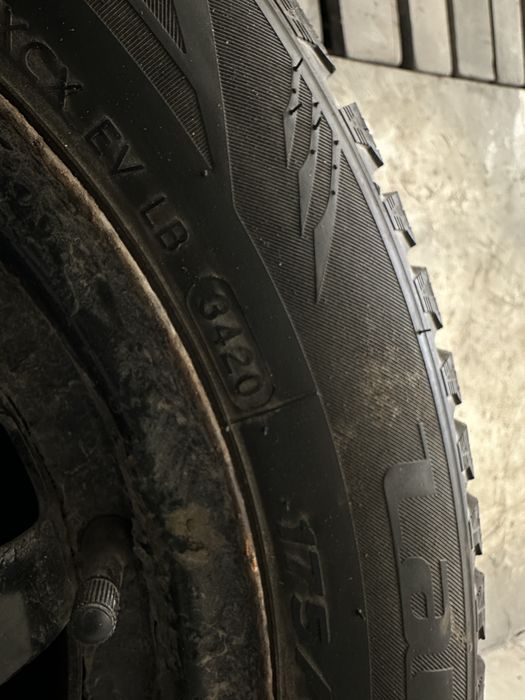 Резина зима  laufenn  R14 в идеальном состоянии