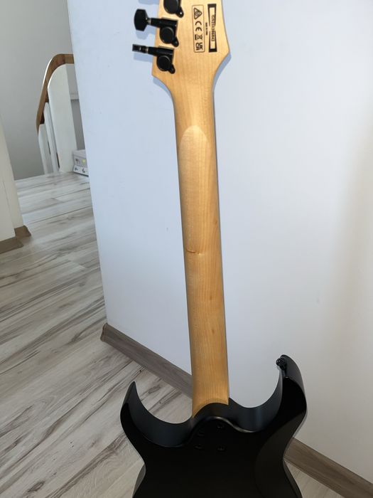 Gitara elektryczna ibanez + wzmacniacz spider v 20 + pokrowiec