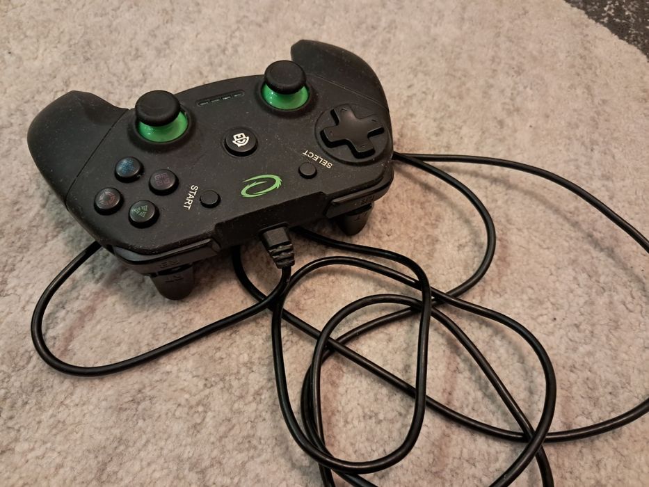 Przewodowy gamepad do PC lub PS3 - ESPERANZA Vanquisher