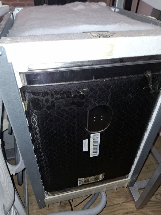 Посудомийна машина Whirlpool.  45 см ширина.  Вбудована