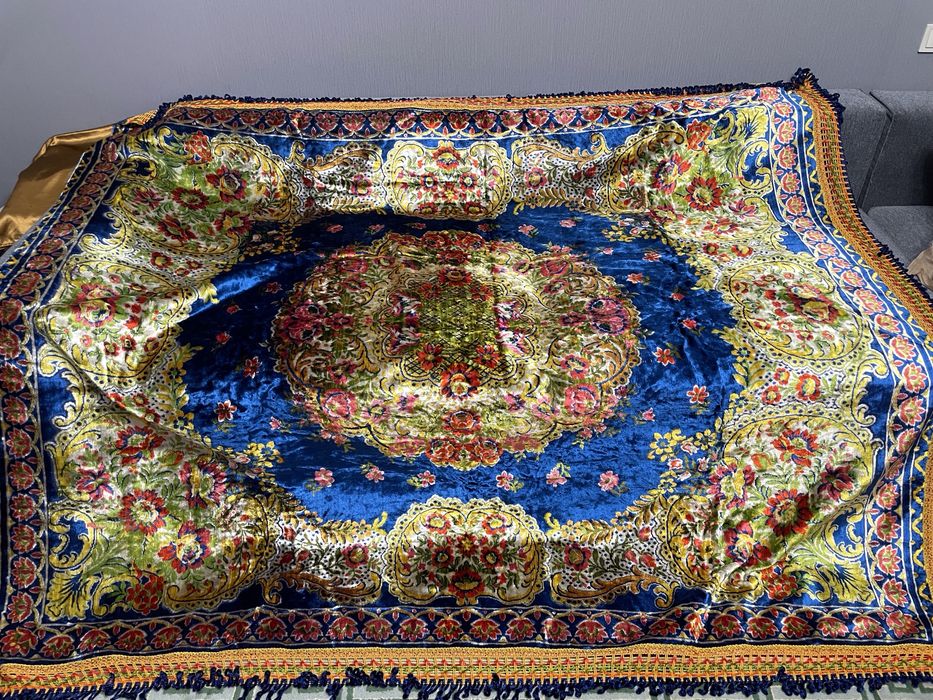 Дивандек синоьго колоьру