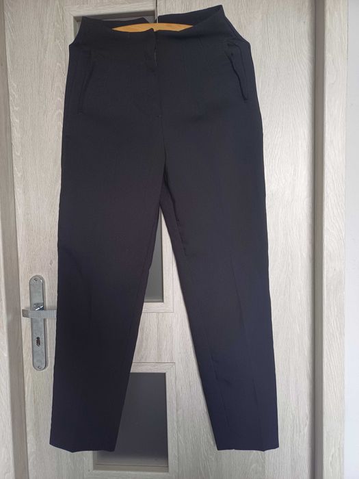 Spodnie damskie z kieszeniami