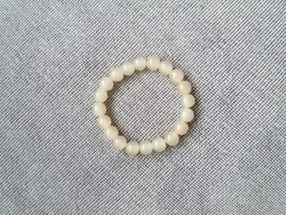 Bransoletka z jadeitu.